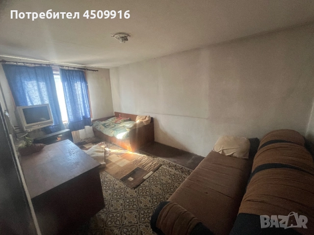 Къща с двор и втора жилищна постройка, снимка 7 - Къщи - 51552904