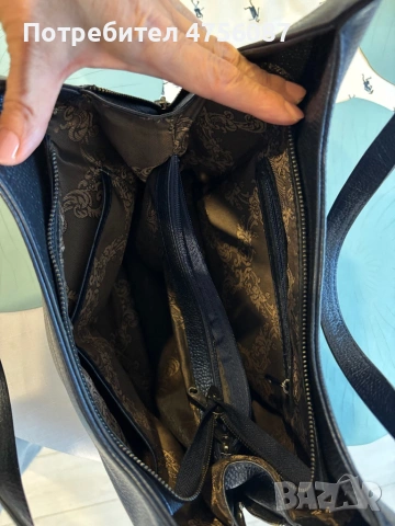 Изключително запазена и качествена кожена дамска чанта. Тъмно синя., снимка 4 - Чанти - 53724265