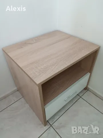 Продава се спалня с две нощни шкафчета , снимка 3 - Спални и легла - 50089710