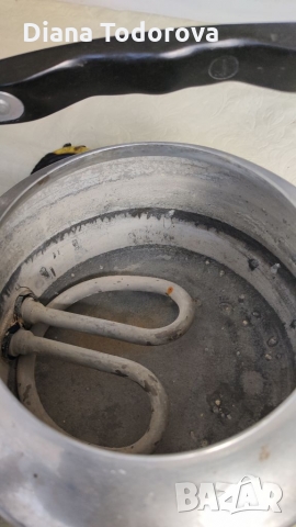 Продавам чайник, снимка 2 - Аксесоари за кухня - 36056096