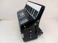 Акордеон Weltmeister S4120 баса , снимка 2