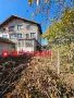 Продавам триетажна къща с лятна кухня и гараж за два автомобила , снимка 18