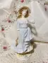 порцеланова статуетка , снимка 1
