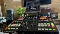 Dj контролер Traktor S8, снимка 1