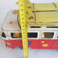 ОРИГИНАЛНА КУЛТОВА ЛАМАРИНЕНА играчка VW Калифорния хипарски 1970те год. бус със СЪРФОВЕ, снимка 16 - Други ценни предмети - 42065290