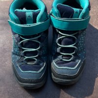 Детски непромокаеми туристически обувки за преходи Quechua mid, №29 тюркоаз, снимка 1 - Детски боти и ботуши - 40128788
