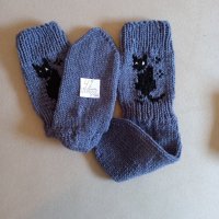 Ръчно плетени мъжки чорапи с вплетен котарак, размер 42, снимка 2 - Мъжки чорапи - 41771161