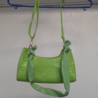 Нова дамска чанта зелена,  с дълга и къса дръжка , снимка 5 - Чанти - 32719279