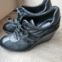 Обувки на платформа Calvin clein, снимка 2 - Дамски обувки на ток - 44756563