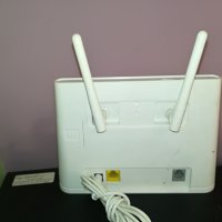 бял рутер 4G-HUAWEI-с бели антени и адаптер 2008211107, снимка 5 - Рутери - 33868736