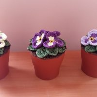 Плетени теменужки , снимка 3 - Изкуствени цветя - 42001890