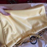 Liu Jo жълта дамска чанта, снимка 4 - Чанти - 41672440