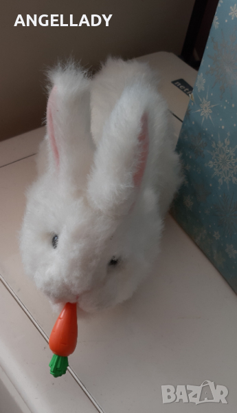 Продавам интерактивно зайче с морков, снимка 1