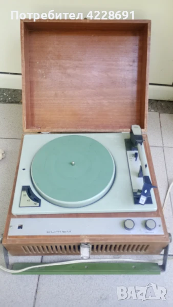 Колекционерски ретро грамофон , снимка 1