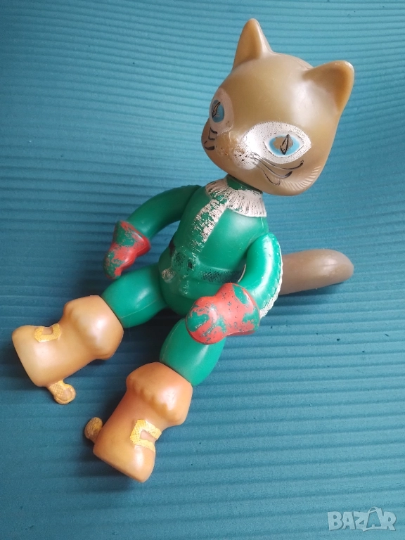 Котаракът в чизми - стара играчка, снимка 1