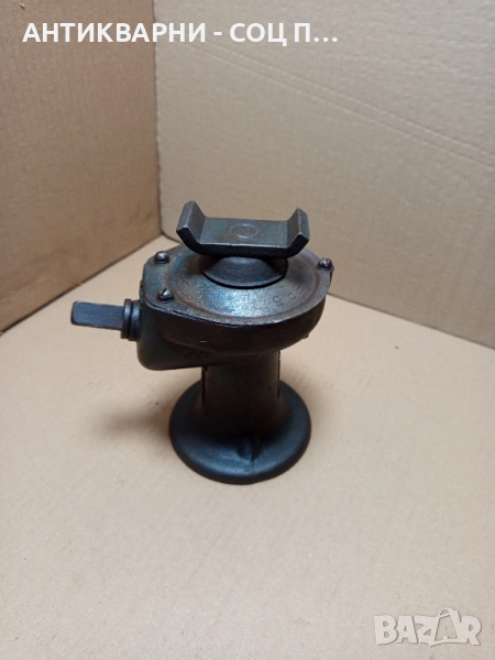 Стар Механичен Винтов Крик За Ретро Автомобили До 1500лг., снимка 1