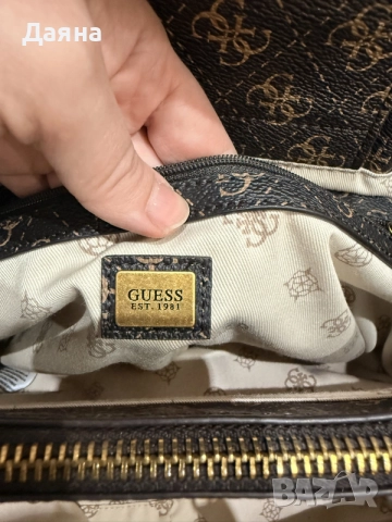 Оригинална чанта Guess, снимка 5 - Чанти - 55839326