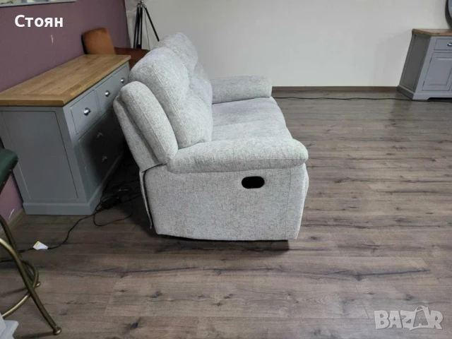 Сив диван от плат двойка с ръчен релаксиращ механизъм, снимка 3 - Дивани и мека мебел - 50886803