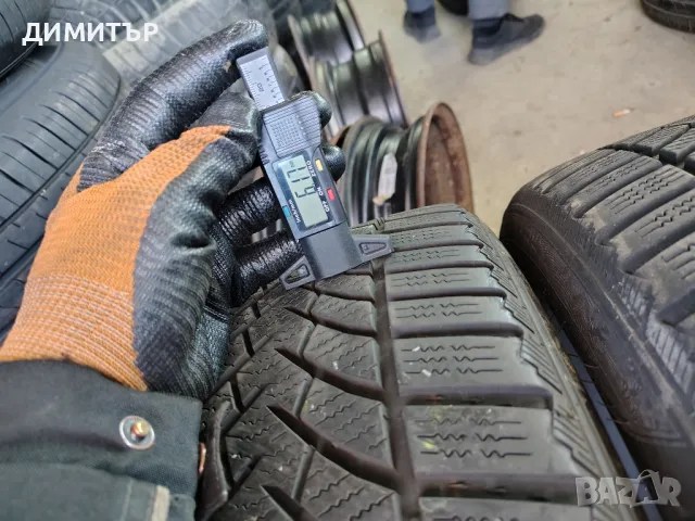 2бр.зимни гуми SEMPERIT 225/40/18 92V DOT 1819, снимка 3 - Гуми и джанти - 49325614