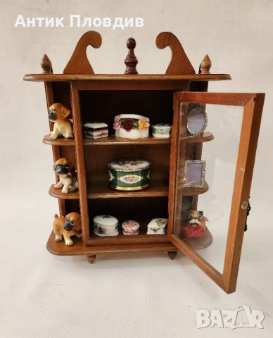 Винтидж стенна витринка, снимка 7 - Секции и витрини - 53722123