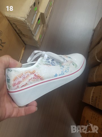 Обувки, снимка 5 - Дамски ежедневни обувки - 40594046