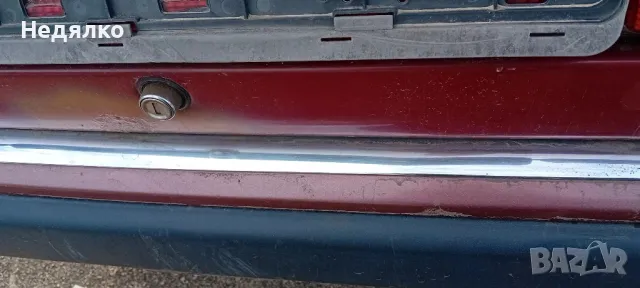 Задна хромирана лайсна за Мерцедес W124, снимка 2 - Части - 48421856