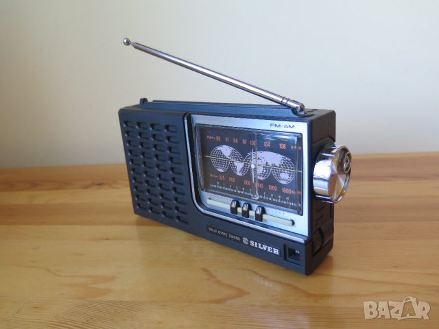 Vintage solid state 2 band SILVER 2F166 ,1975г,Japan, снимка 3 - Радиокасетофони, транзистори - 39170281