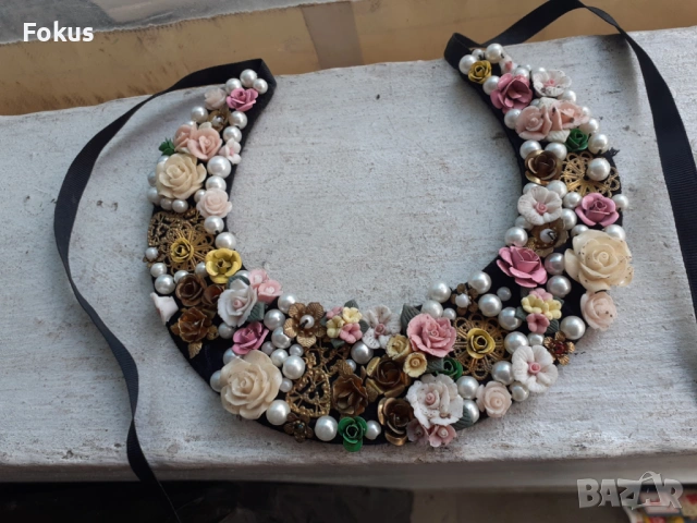 Интересен ръчно изработен кичест накит за носия - нагръдник