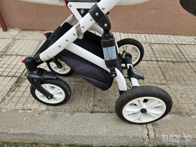 Бебешка количка Lorelli Mia 3 в 1, снимка 3 - Детски колички - 47138791