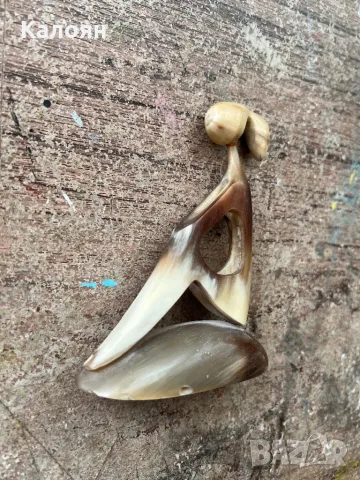 Фигурка на жена  от рог , снимка 2 - Други ценни предмети - 47566470