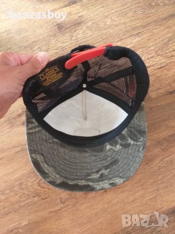 hurley the classics yupoong hat - страхотна шапка КАТО НОВА , снимка 7 - Шапки - 41846838