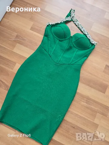 Бандажна зелена рокля, снимка 4 - Рокли - 49931639