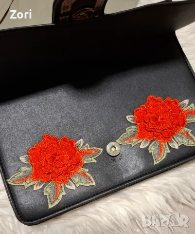 СТРАХОТНА черна чанта с 3Д апликации , снимка 12 - Чанти - 47909122