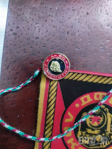 Продавам стари футболни флагчета и значки I V, снимка 5 - Колекции - 44381731