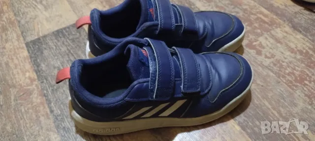 Детски маратонки Adidas , снимка 2 - Детски маратонки - 48196914