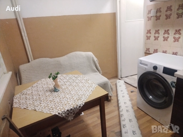 Продавам гарсионера в саниран блок на нисък етаж. кв. Бузлуджа