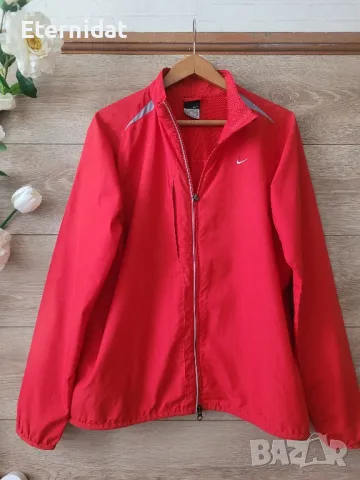 Червено яке NIKE ветровка 