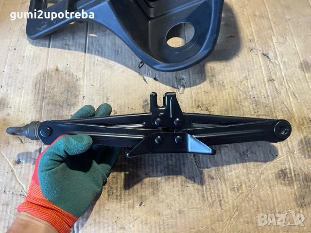 Авто Крик Авариен Крик за Toyota Prius Оригинал, снимка 8 - Аксесоари и консумативи - 50963194