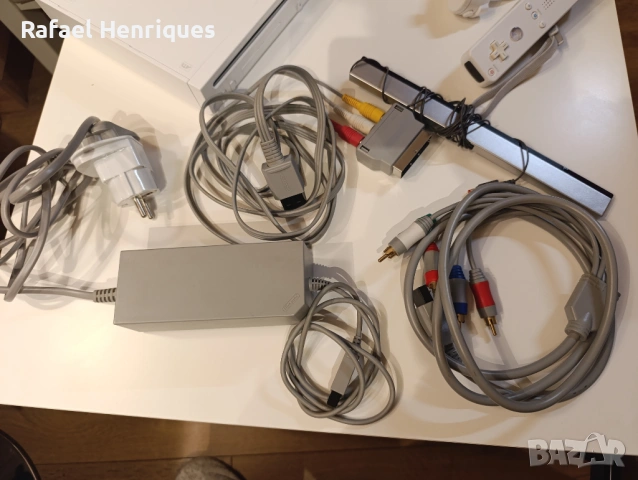 Nintendo Wii Bundle с компонентен видео кабел и класически контролер, снимка 2 - Nintendo конзоли - 53194680