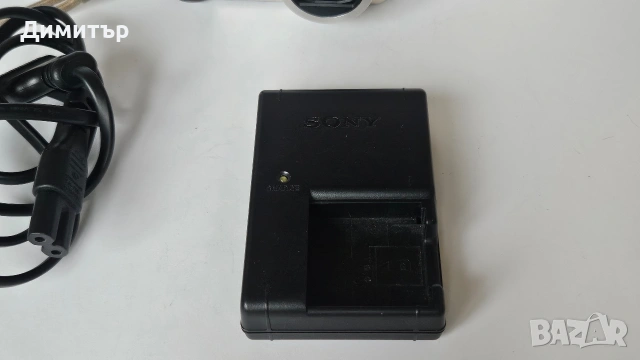 Дигитален фотоапарат Sony Cyber-shot DSC-HX7V 16.2MP Digital Camera 10x Zoom камера фото , снимка 13 - Фотоапарати - 53424411