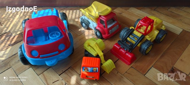 Лот Пластмасови камиончета, багер, фадрома