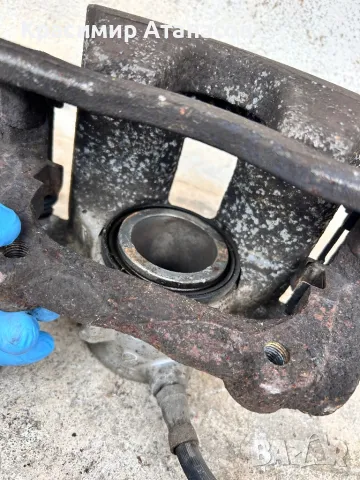 Спирачен апарат преден десен за Мерцедес Ц-класа W204. 2007-2014г, снимка 3 - Части - 49847237