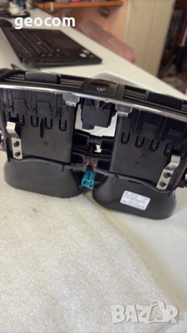 Mercedes W204 цетрална духалка (Отлична,Комплект), снимка 4 - Части - 51451737