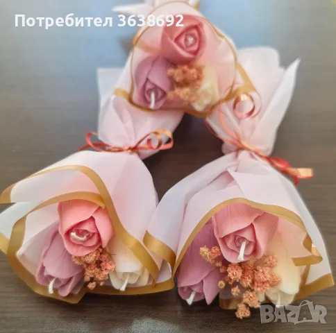 Букетчета от соев восък , снимка 2 - Ръчно изработени сувенири - 55953045