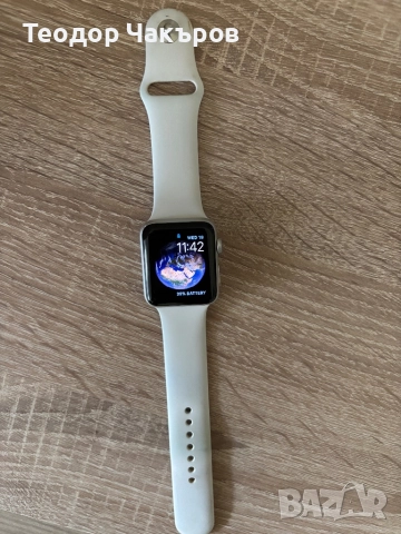 Apple Watch 3 серия, снимка 2 - Смарт часовници - 52598921