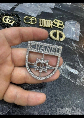 брошки christian dior ysl saint laurent , снимка 11 - Други - 51980328