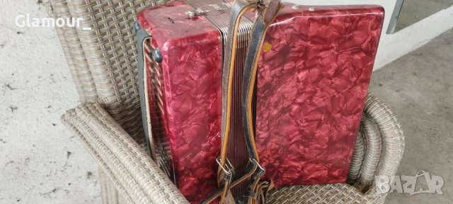 Акордеон  Veltmajster Stela 60 баса, снимка 4 - Акордеони - 53679165