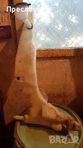 Казанче за чистачките на Форд Фокус 1.6Е, хечбек, 1998-1999 година