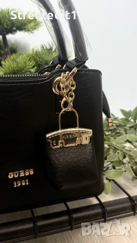 Guess 1981 чантаs, снимка 3 - Чанти - 55825462