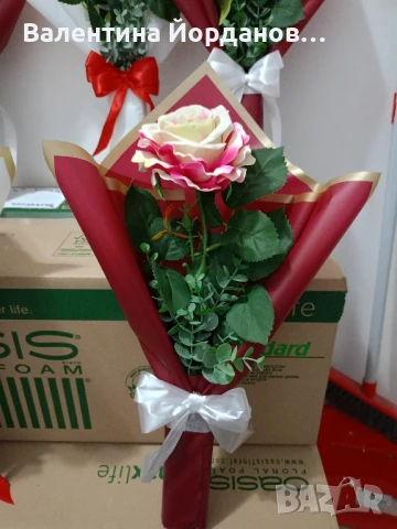 букети с изкуствена роза кадифена , снимка 3 - Декорация за дома - 50920644